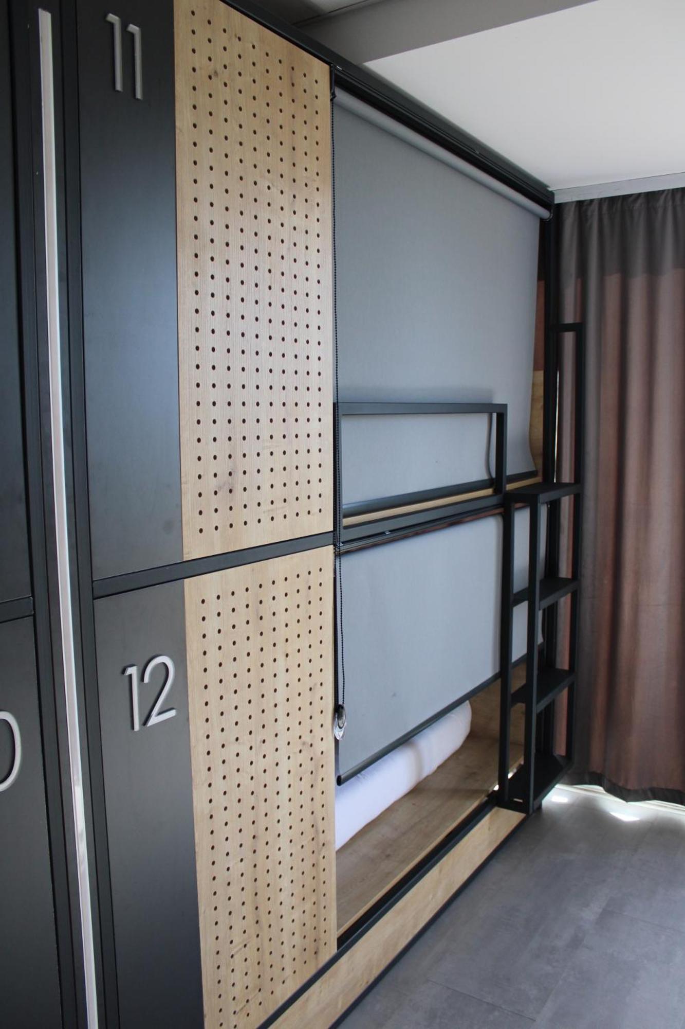 Eén Bed in een Gemengde Slaapzaal met 4 Bedden - Uitzicht op de Zee